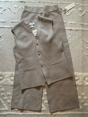 Neutral Sleeveless Button Vest & Wide Leg Knit Pants Set - Taupe